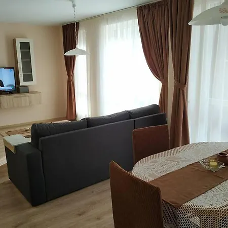 Cosy Modern In Briz